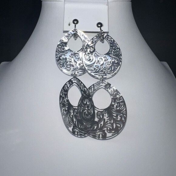 Boho Thin Silver Tone Filigree Clip on Chandelier Earrings - Picture 1 of 7